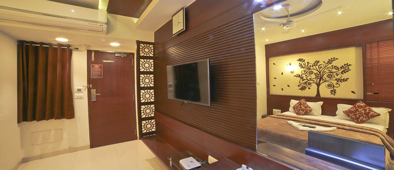 hotels  near Textile Market Surat