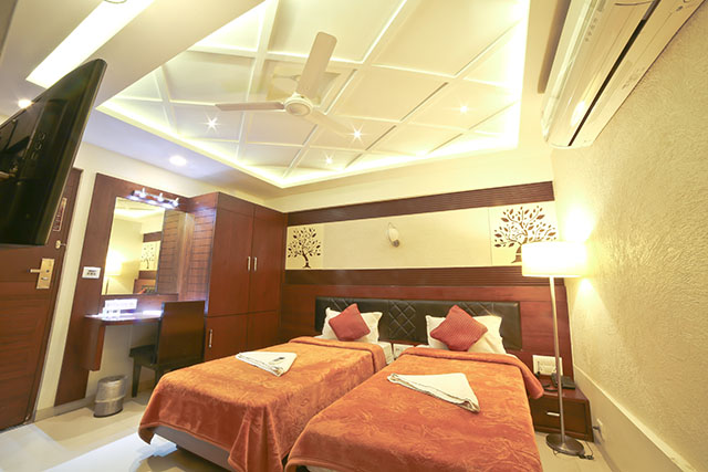 hotels near Textile Market Surat