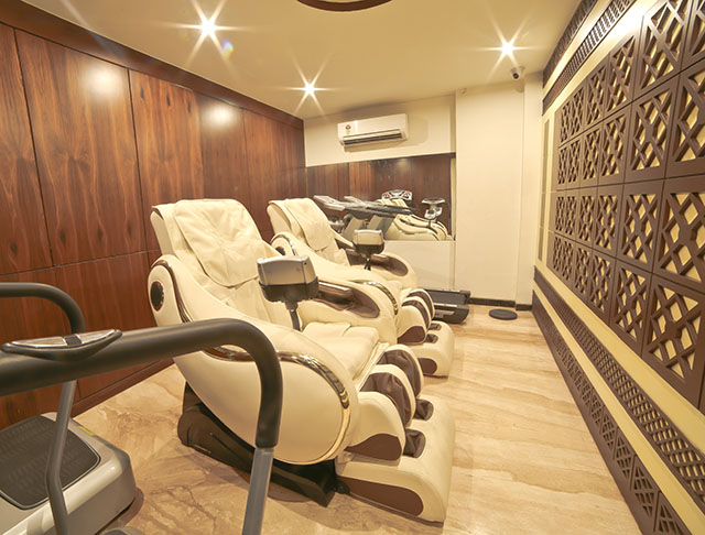 hotels near Textile Market Surat