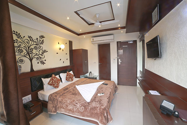 Hotel Near Railway Station in Surat